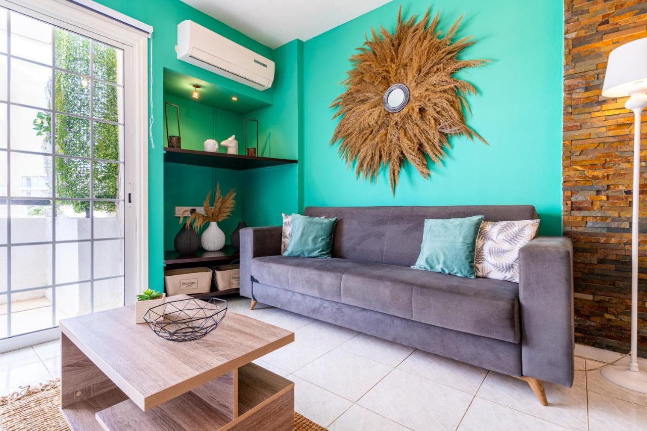 Araminta 2-Bedroom Apartment In Larnaca Bagian luar foto