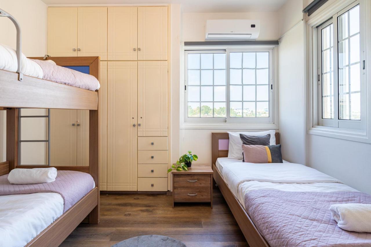 Araminta 2-Bedroom Apartment In Larnaca Bagian luar foto