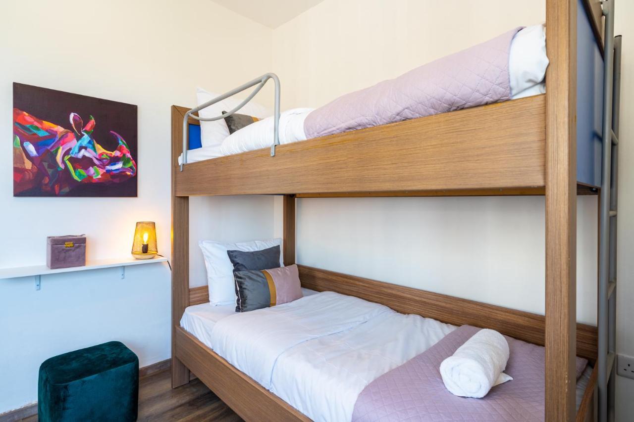 Araminta 2-Bedroom Apartment In Larnaca Bagian luar foto